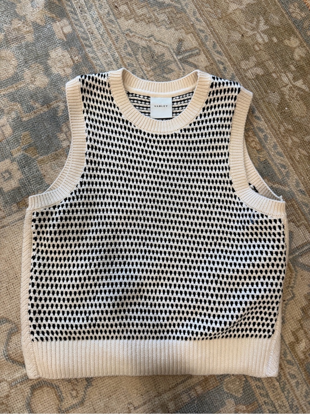 Varley Cream and Black Knit Sleeveless Crew Vest